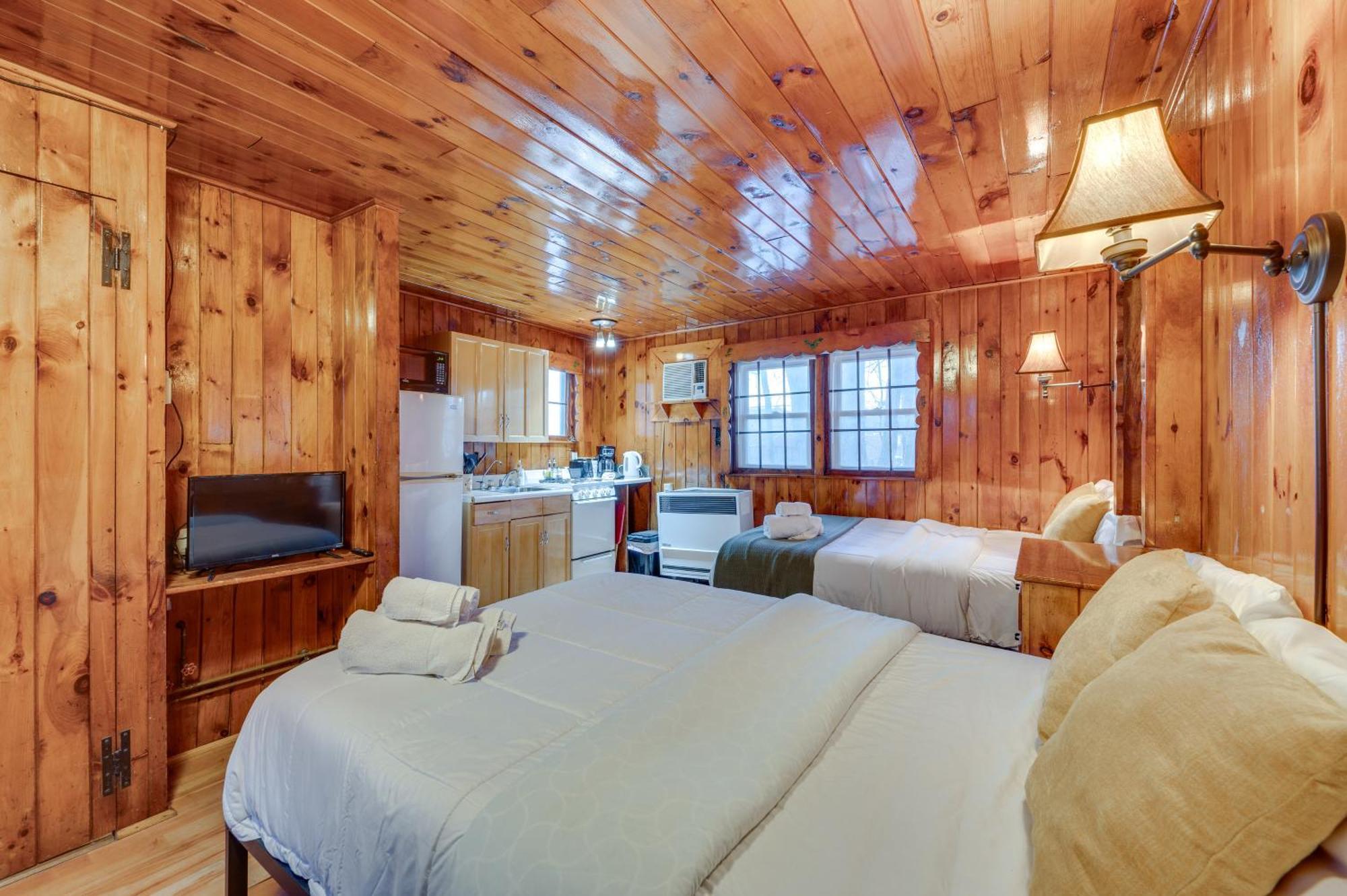 Cozy Laconia Studio With Pool Access - 2 Mi To Lake! Lägenhet Exteriör bild