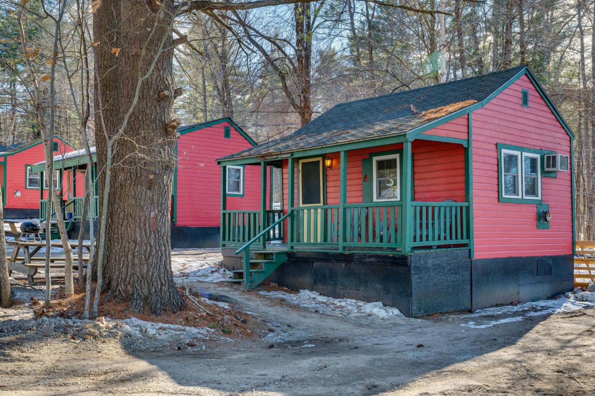Cozy Laconia Studio With Pool Access - 2 Mi To Lake! Lägenhet Exteriör bild