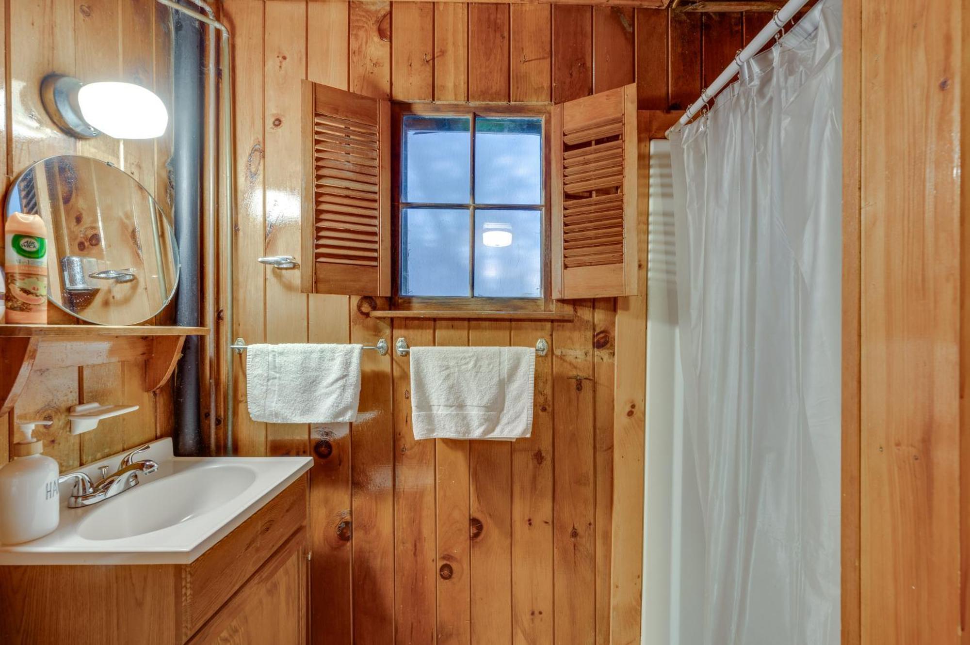 Cozy Laconia Studio With Pool Access - 2 Mi To Lake! Lägenhet Exteriör bild